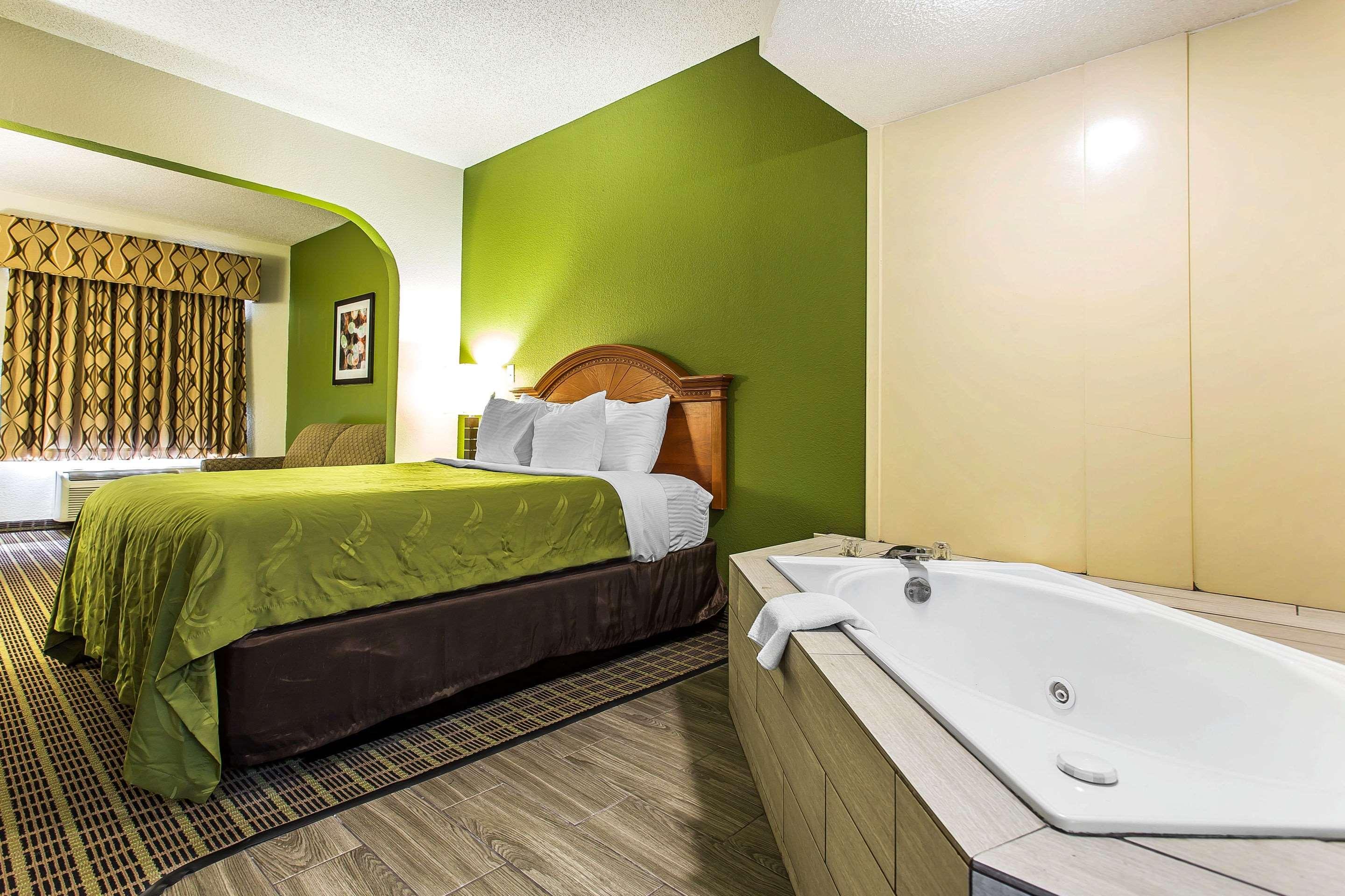 Quality Inn & Suites Orangeburg Extérieur photo