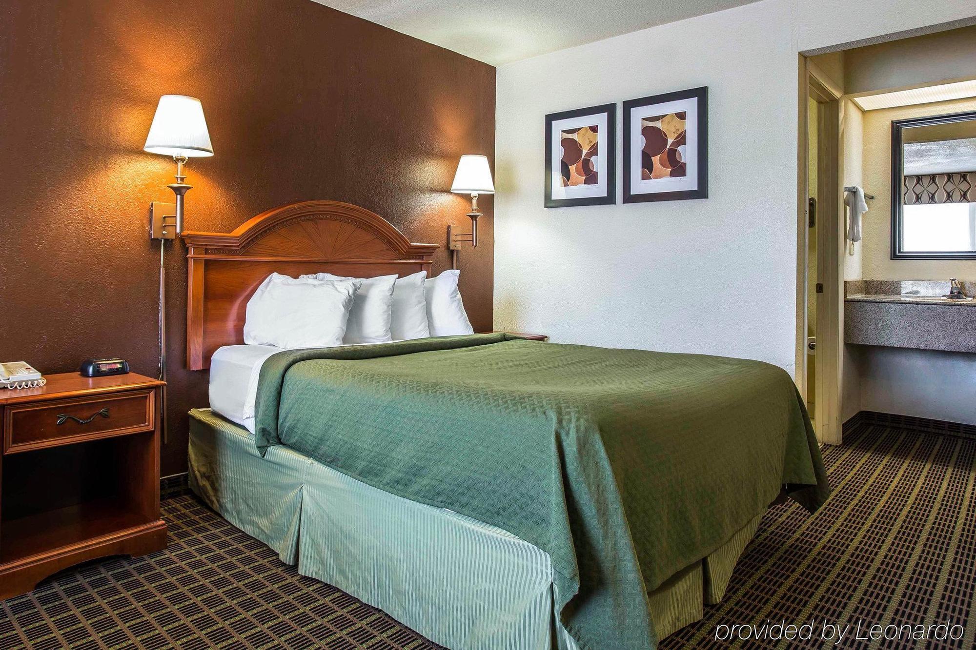 Quality Inn & Suites Orangeburg Extérieur photo