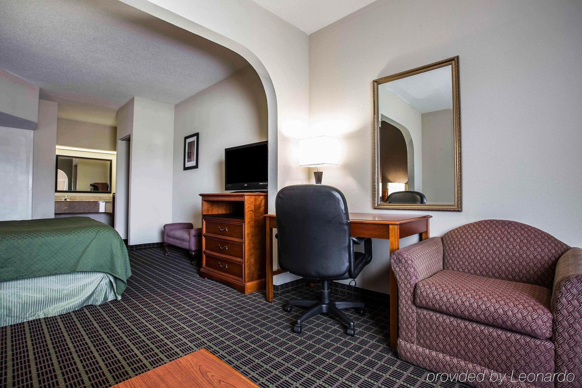 Quality Inn & Suites Orangeburg Extérieur photo