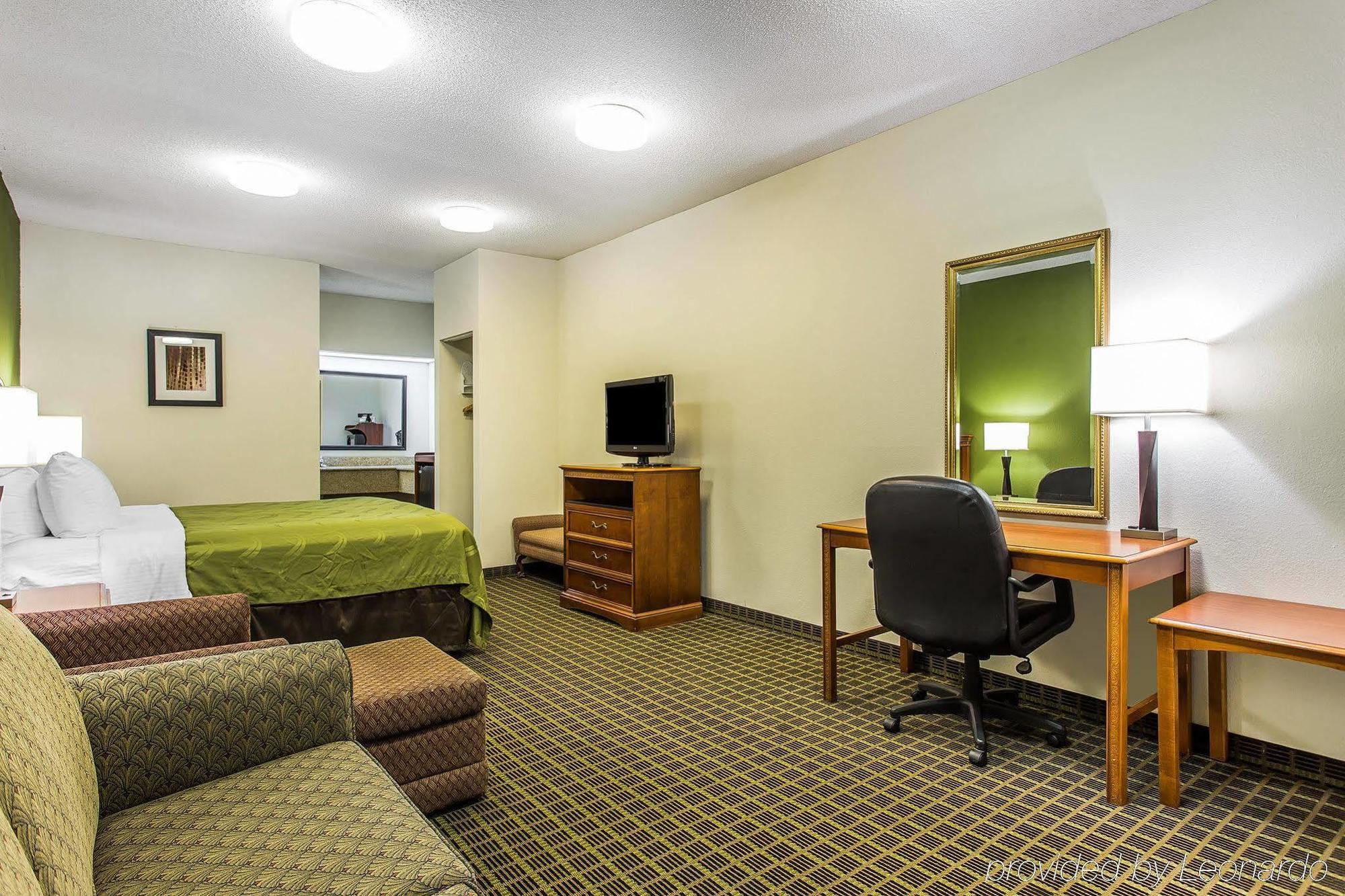 Quality Inn & Suites Orangeburg Extérieur photo