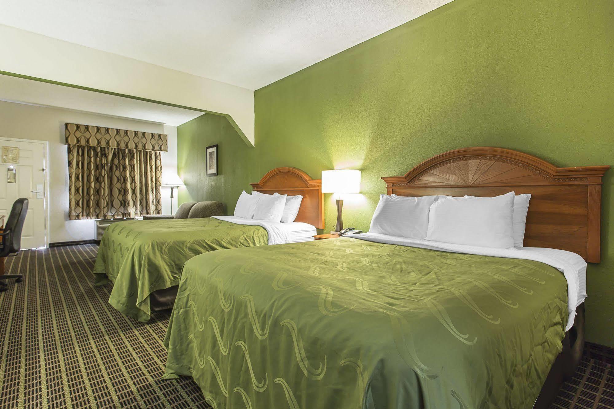Quality Inn & Suites Orangeburg Extérieur photo